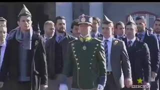 Napoli 18112017 Sfilamento giuramento 230 corso  video Esercito [upl. by Asfah799]