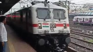 Lallaguda WAP7 with 12139 Sewagram Superfast Express train is arriving at Kalyan Junction [upl. by Snapp]