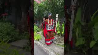 Ivoirien en traditionnel du Continent cameroon travel LeContinent [upl. by Ymarej]