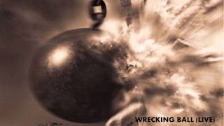 Wrecking Ball Live  Miley Cyrus [upl. by Christoffer]