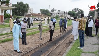 Vidéo Thiès  Les retraités de Dakar Bamako FerroviairesDBF réclament leurs pécules de départ [upl. by Eerual]