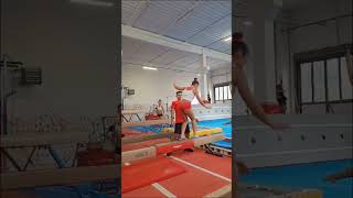 Salto avanti a trave 🥰❤️😍 gym teamgymnast gymmotivation acrobatics gymnasty [upl. by Phipps680]