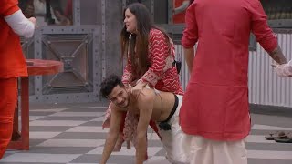 LOCK UPP PROMO Pratik Sehajpal Ne Munawar Se Karvaya Abs Exercise Kaidiyon Saang Ki Masti [upl. by Nnyllaf768]