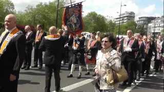 ORANGEMEN amp WOMEN FROM THE NORTHLIVERPOOL amp SCOTLAND MARCHING DOWN PARK LANE ON 160612 [upl. by Erde773]