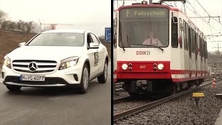 Bremstest Auto vs Straßenbahn [upl. by Fernando]