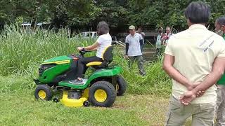 John Deere S140 at Greenfield in Laguna [upl. by Ilwain]