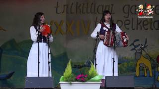 1408150401 Itsaso eta Irune Elizagoien ahizpak 2014ean Zeanuriko txapelketan [upl. by Youngman]