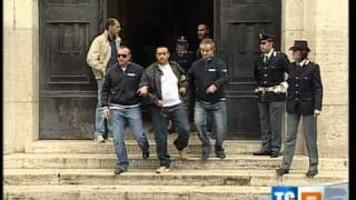 Camorra arrestati 16 esponenti del Clan Aprea comprese le 3 sorelle del Boss [upl. by Hildagarde]