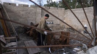 Ucraina linverno è un nemico ma anche un alleato in più soldati e civili si preparano [upl. by Sirronal547]