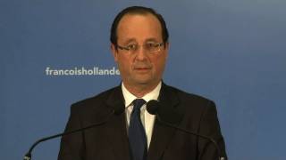 Hollande réagit au soutien de Merkel à Sarkozy [upl. by Neeruan]