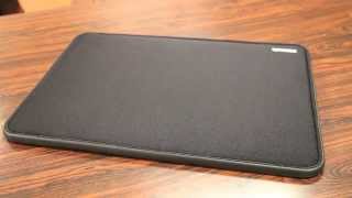 Incase Tensaerlite Sleeve  Retina MacBooks  Quick Review [upl. by Corder612]