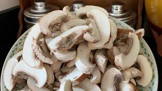 Comment cuisiner les champignons de Paris avec ail et persil [upl. by Ardnalac]