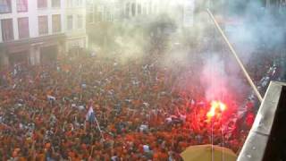 Wilhelmus WK Finale 2010 Grote Markt Breda vanuit Hotel de Klok [upl. by Tawnya]