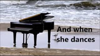 German songWenn sie tanzt When she dances by Max Giesinger with English lyrics [upl. by Harrus]