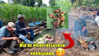 Después del trabajo una rica parrillada de carne asada en el campo😋así compartimos en familia😱 [upl. by Nylikcaj261]