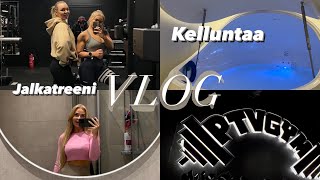 VIIKONLOPPU VLOG  Kelluntaa amp jalkatreeni PTVllä 🏋️‍♀️ [upl. by Kerrie878]