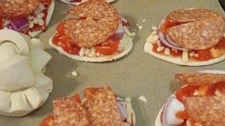 Pepperoni pizza 🍕 asmr JEWELS5 flor143 Official [upl. by Sammie]