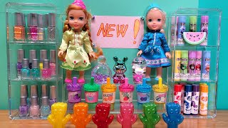 Claires store Elsa and Anna toddlers go shopping  Barbie dolls [upl. by Riebling222]