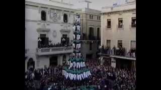 Castellers de Vilafranca  Primer 3 de 10 amb folre i manilles [upl. by Ahsimek]