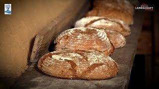 Bauernbrot aus dem Lehmofen Brot backen  Kochlandschaft Österreich  Mitten im Innviertel [upl. by Nadnal471]