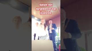 Dansen met burgemeester uit ijsselstein ijsselstein [upl. by Alletse]