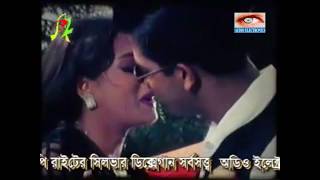 বুকের মাঝে লেগেছে আগুণ। Buker Maje Legeche Agun  Shakib Khan Popy  Bangla Movie Song [upl. by Sesiom42]