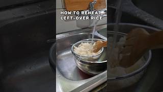 Easy way to reheat rice 🍚 lifehacks tipsandtricks tips food rice shortsyoutube allthingsuno [upl. by Cody]