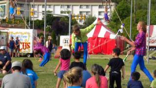 Wenatchee Youth Circus 2017  Renton  Greeting amp Globe Walking [upl. by Tizes]