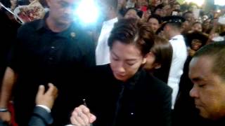 Rurouni Kenshin in Manila  Takeru Sato with fans [upl. by Tamberg491]