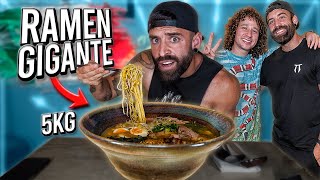 LUISITO COMUNICA ME RETA a COMER el RAMEN GIGANTE PICANTE más GRANDE de MÉXICO 🍜 MARUCHAN GIGANTE [upl. by Aihcela]