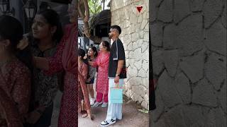 Shreyas Iyer Sweet Gesture With Fans Spotted at outside salon in Bandra [upl. by Durgy]