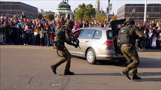 MilitärstreifeMP Vorführung Nationalfeiertag 2017 [upl. by Panchito]