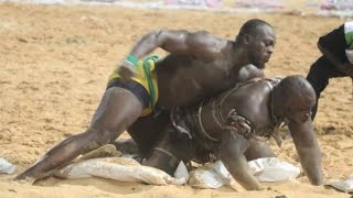 Combat Modou Lo vs Ama Baldè  Regardez les erreurs Commises par Ama [upl. by Helban165]