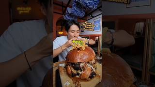 Guy vs Giant hamburger 🍔 ZermattNeo [upl. by Maharva]