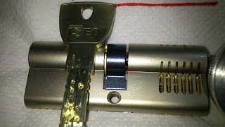 Lock picking tool for ISEO R90 [upl. by Airdni]