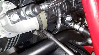 Moto Guzzi V85 TT – Replacing Original Hose Clamps on Throttle Body Hose [upl. by Adnavoj201]