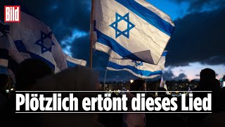 Weltweiter GänsehautMoment Menschen singen IsraelHymne [upl. by Seidel]