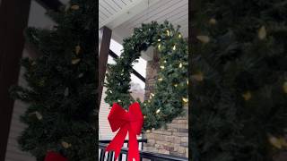 DIY GIANT WREATH 🌲🎅🏼 holidaydiy christmasdiy christmasdecor [upl. by Tacita840]