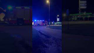 Ingestuurd Brandweer Dinteloord tankautospuit 201631 naar een autobrand op de A4 firetruck [upl. by Arvie]