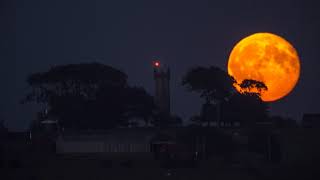 Moon rise over the Wallaces monument Scotland290618 [upl. by Guenna]