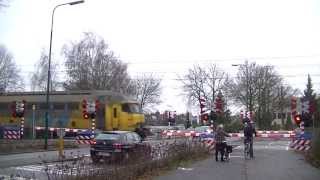 Spoorwegovergang Bilthoven  Dutch railroad crossing [upl. by Nyrad]