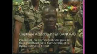 Mali  Le lieutenant Amadou Konaré et le capitaine Amadou Sanogo chef de la junte [upl. by Ainna]