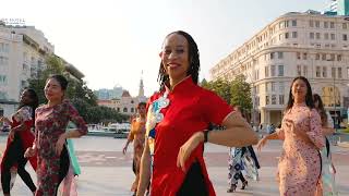 Kriola Rainha Africana  Djodje  Saigon Vietnam Ginga Flashmob 2022 [upl. by Aianat]