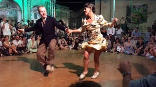 Lindy Hop improvisació Nils Andren i Bianca Locatelli ballant Jive at Five 2019 [upl. by Adiol]