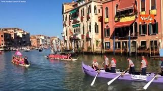 Torna la Regata Storica a Venezia le immagini dal Canal Grande [upl. by Oiramej]