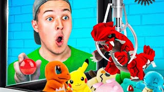 Playing CLAW MACHINE To Get GOD POKEMON in MINECRAFT [upl. by Nahshon]