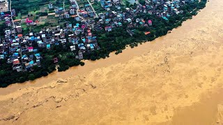 Stärkster Regen seit 60 Jahren Kampf gegen Hochwasser in China [upl. by Eerak381]