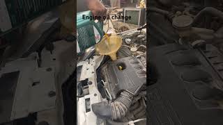 Use only Castrol oillonglifeengine automobilemechaniccar automobileserviceenginecare oilchange [upl. by Barling]