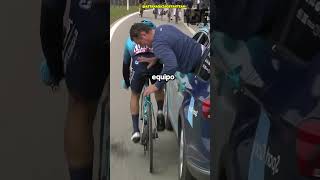 Repara La Bicicleta De Un Ciclista Sin Que Se Detenga [upl. by Iseabal]