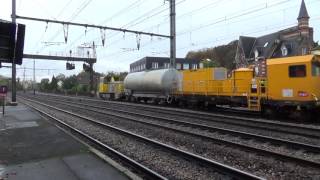 Y 9100 et Y 8411 avec train laveur de rails [upl. by Redvers]